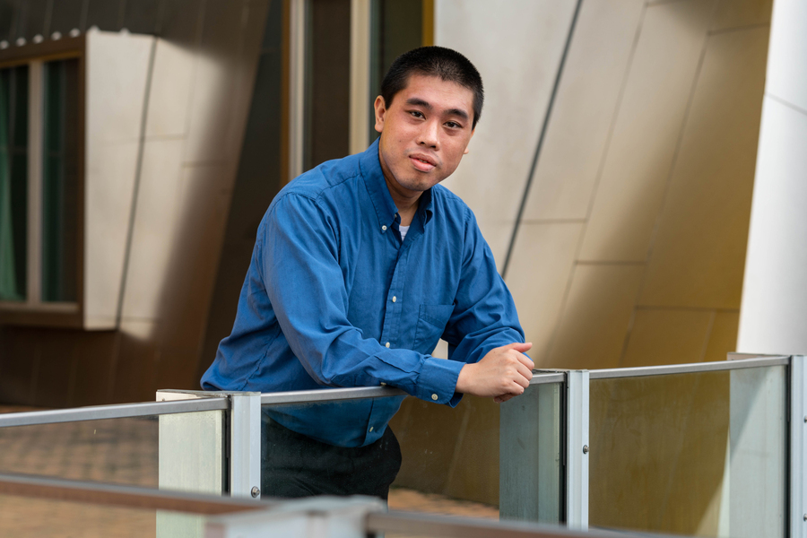 MIT Associate Professor Julian Shun (Credits: Lillie Paquette).