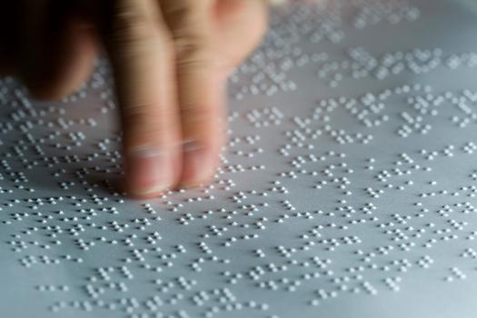 Low-power chip processes 3-D camera data, could enable wearable device to guide the visually impaired.